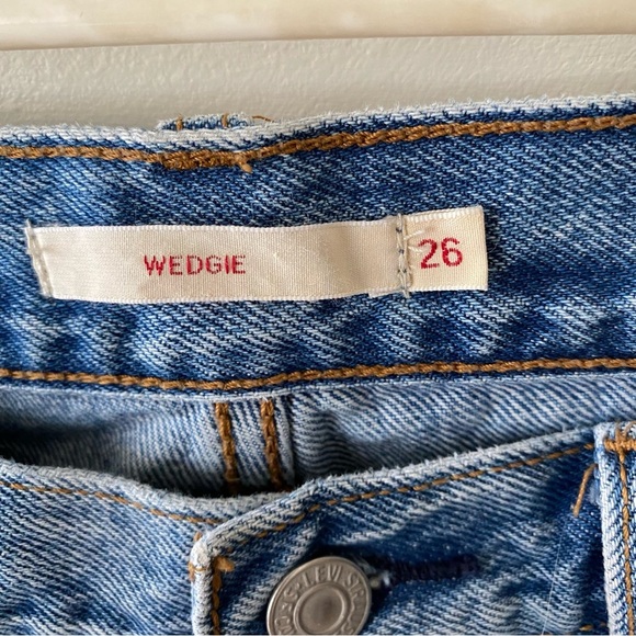 Levi's Wedgie Distressed Hem Jeans - Picture 4 of 10